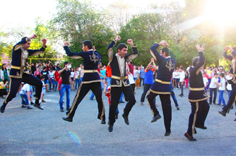 І навіть після вікових змін, вірменські національні танці і раніше зберігають свої типові музичні та конструктивні особливості