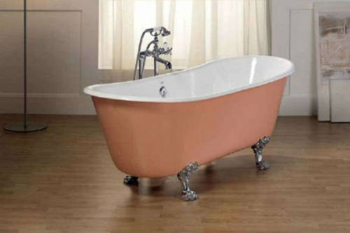 Чавунна ванна комплектується ніжками, виконаними з цього ж матеріалу, які здатні витримати в нерухомості масивну чашу