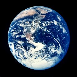 Планета Земля   Земля - ​​це єдина відома на сьогодні планета у Всесвіті, на якій є життя