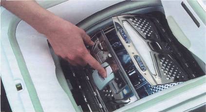 Крім того, зможете додати речі, які забули раніше покласти в машину, не зупиняючи програму прання, що дасть змогу зменшити витрати води і прального порошку