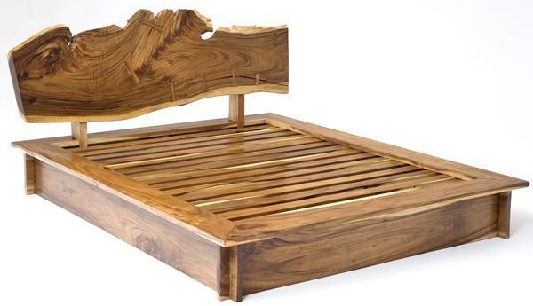 Найлегший спосіб з'єднання деталей каркаса дерев'яному ліжку - це саморезних з додатковим кріпленням металевим куточком