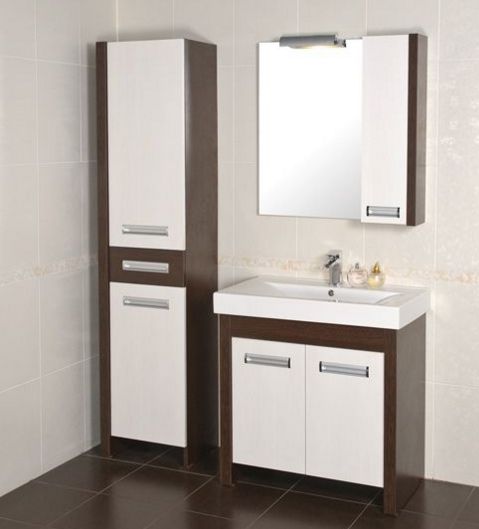 Варто отметітіть, що   дзеркало для ванної   можна придбати окремо, купити навісну шафу з дзеркальними дверцятами, в окремих випадках, дзеркало може забезпечуватися однією або декількома поличками